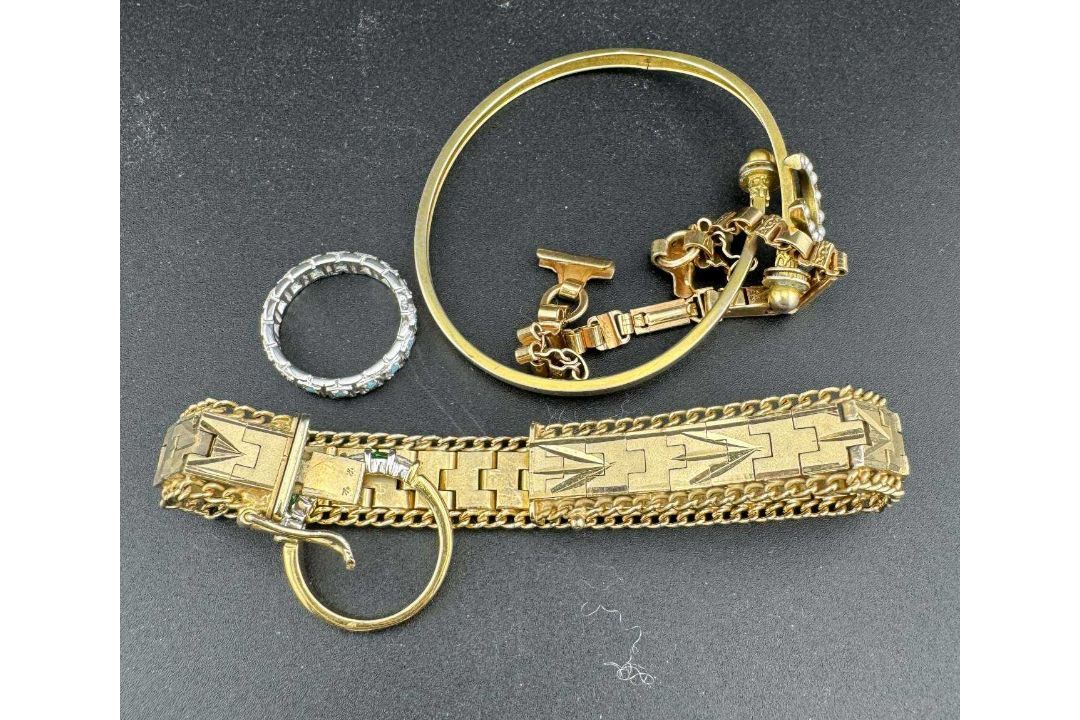 Jewellery: - Image 2 of 3