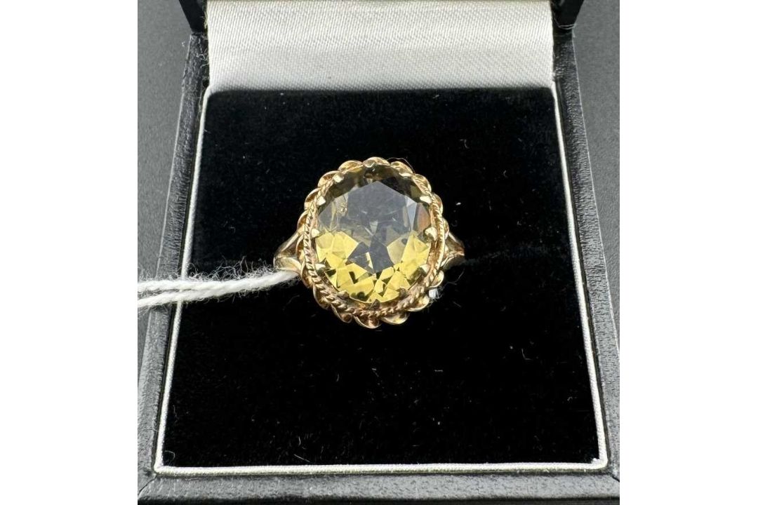 Jewellery: - Image 1 of 3