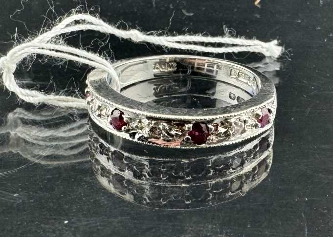 Hallmarked White Gold: - Image 2 of 9