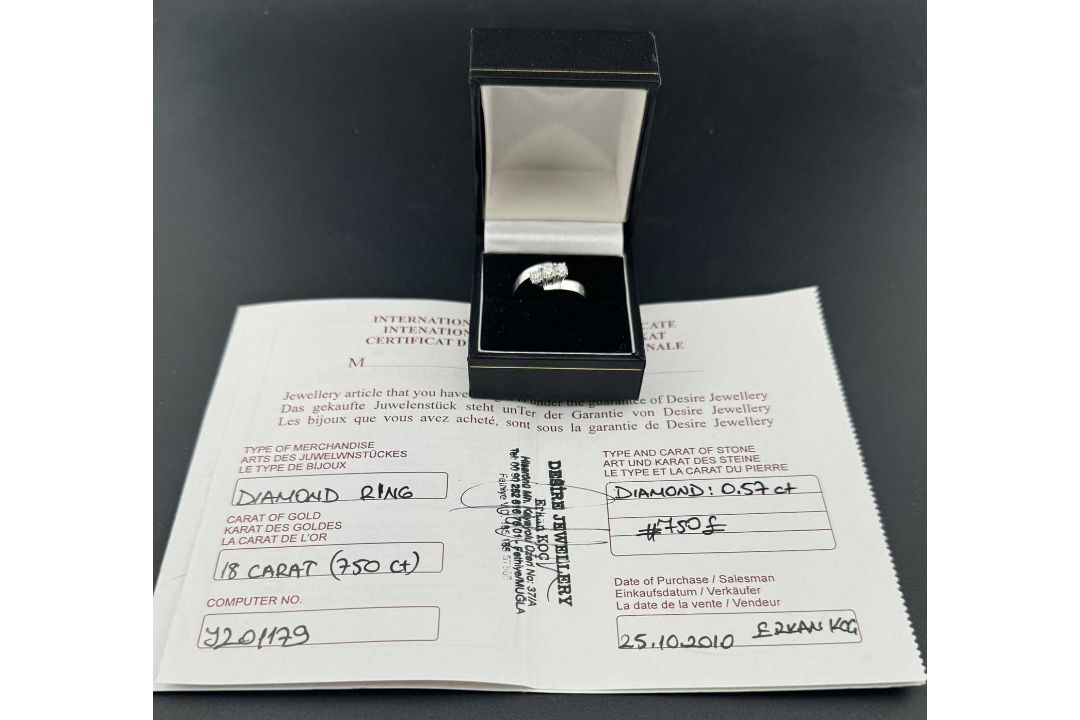 Jewellery: - Image 1 of 16