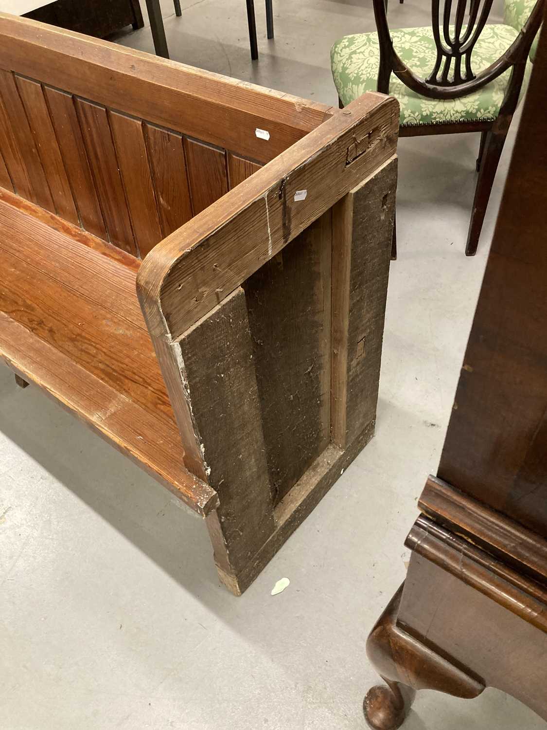 Furniture: - Image 3 of 3