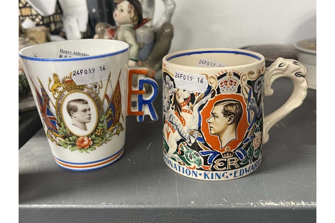 Ceramics: - Image 1 of 2