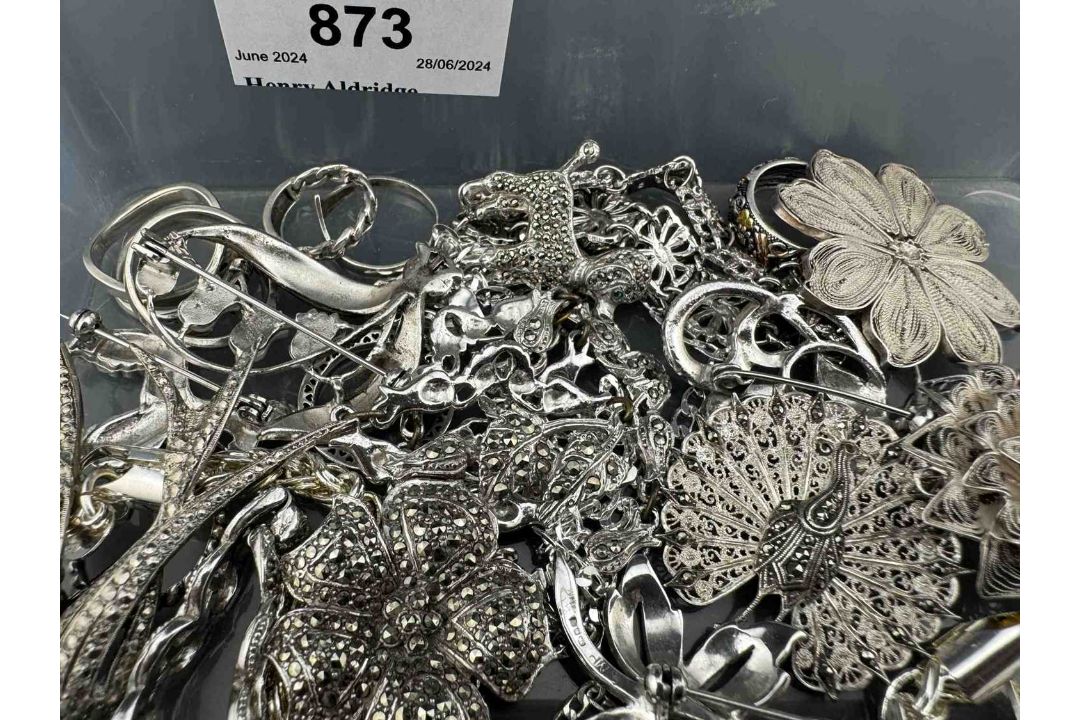 Jewellery: - Image 2 of 3