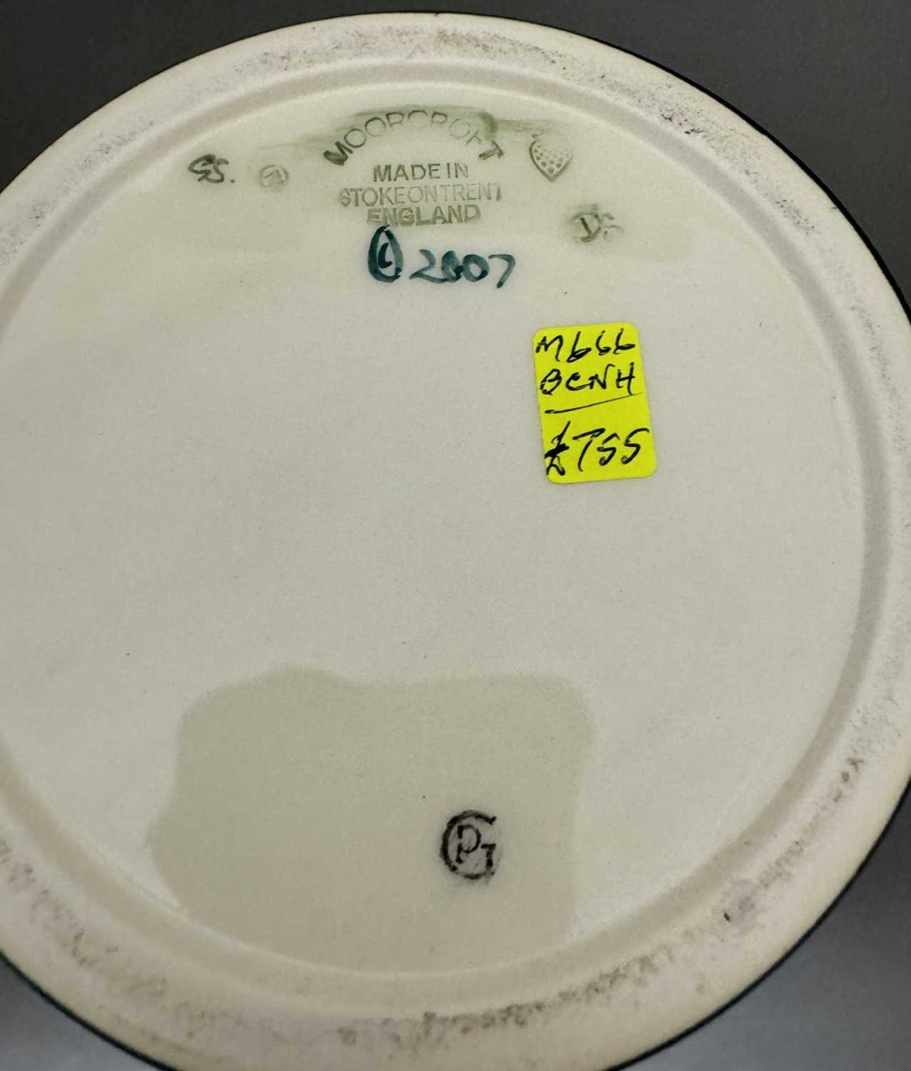 Ceramics: - Image 4 of 4