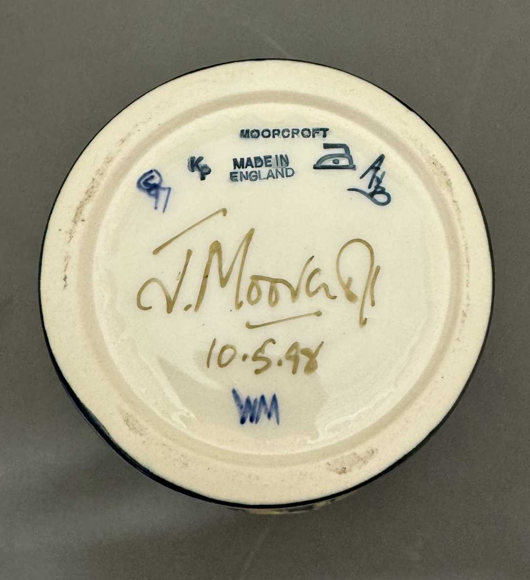 Ceramics: - Image 4 of 4