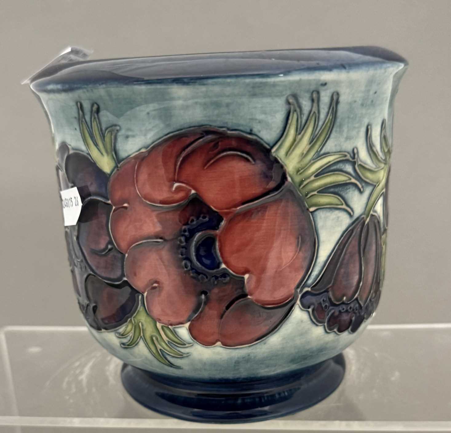 Ceramics: - Image 6 of 8