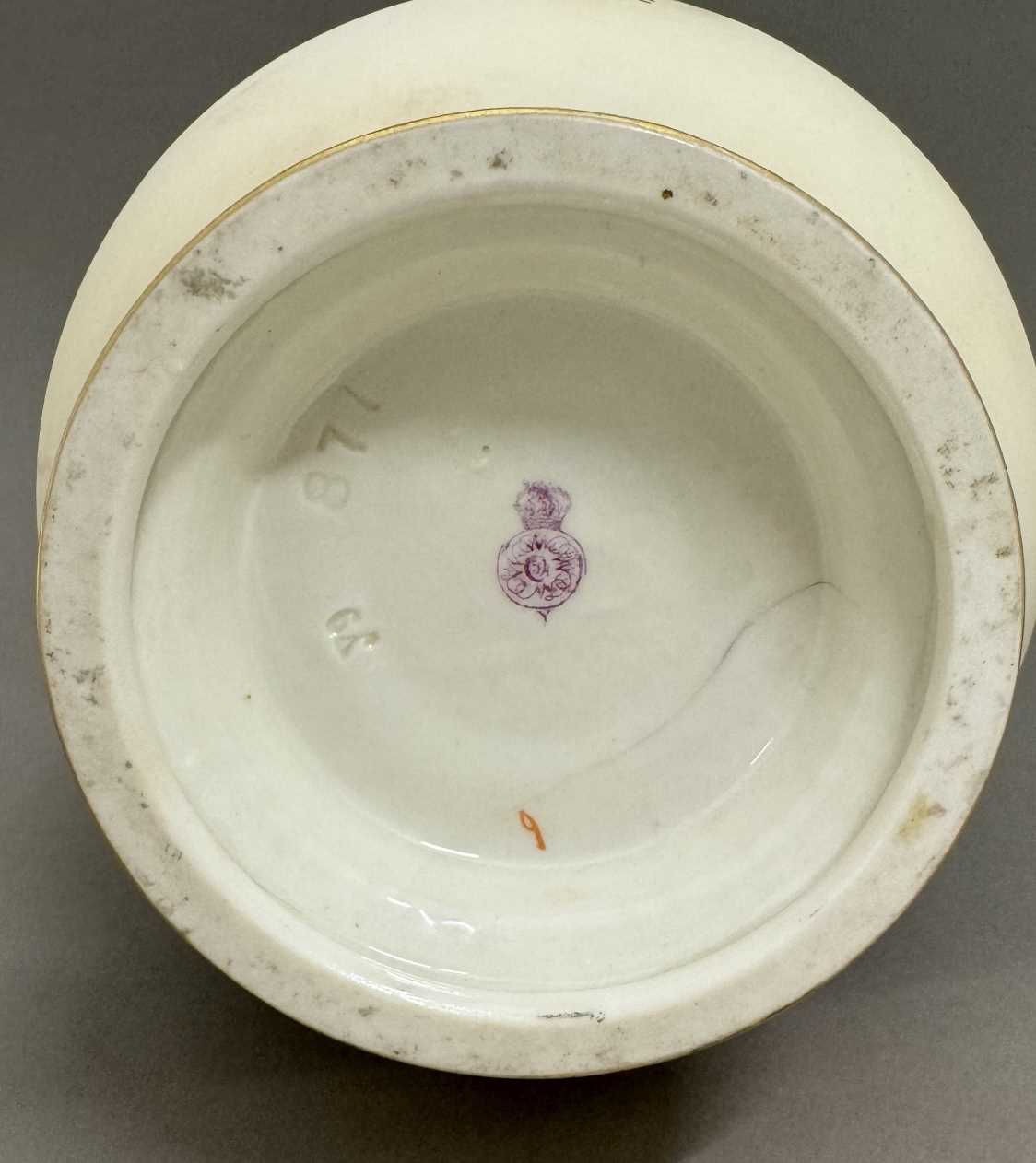 Ceramics: - Image 4 of 10