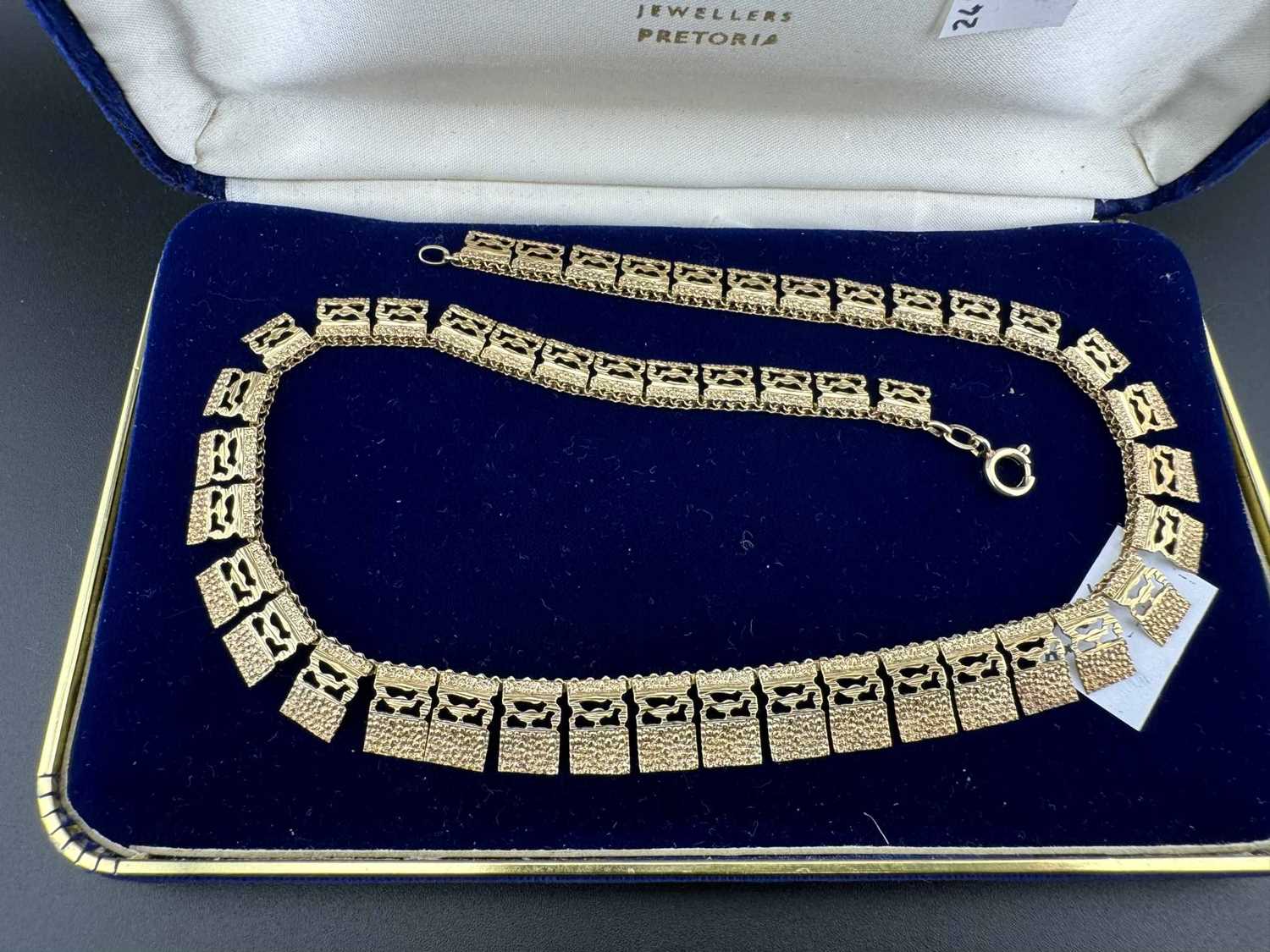 Jewellery: - Image 2 of 3