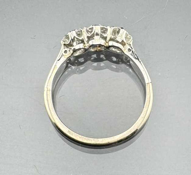 Jewellery: - Image 3 of 3