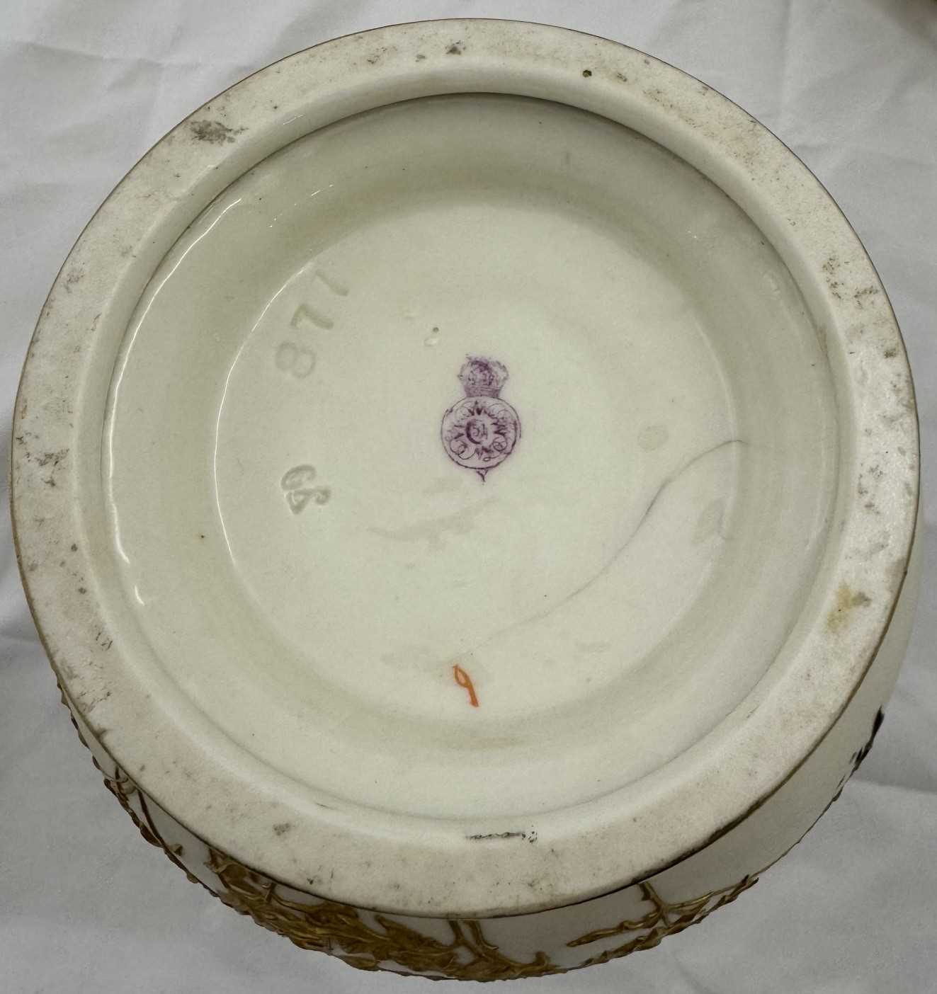 Ceramics: - Image 9 of 10