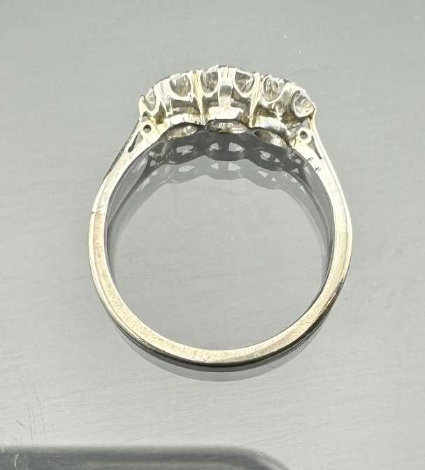 Jewellery: - Image 2 of 3