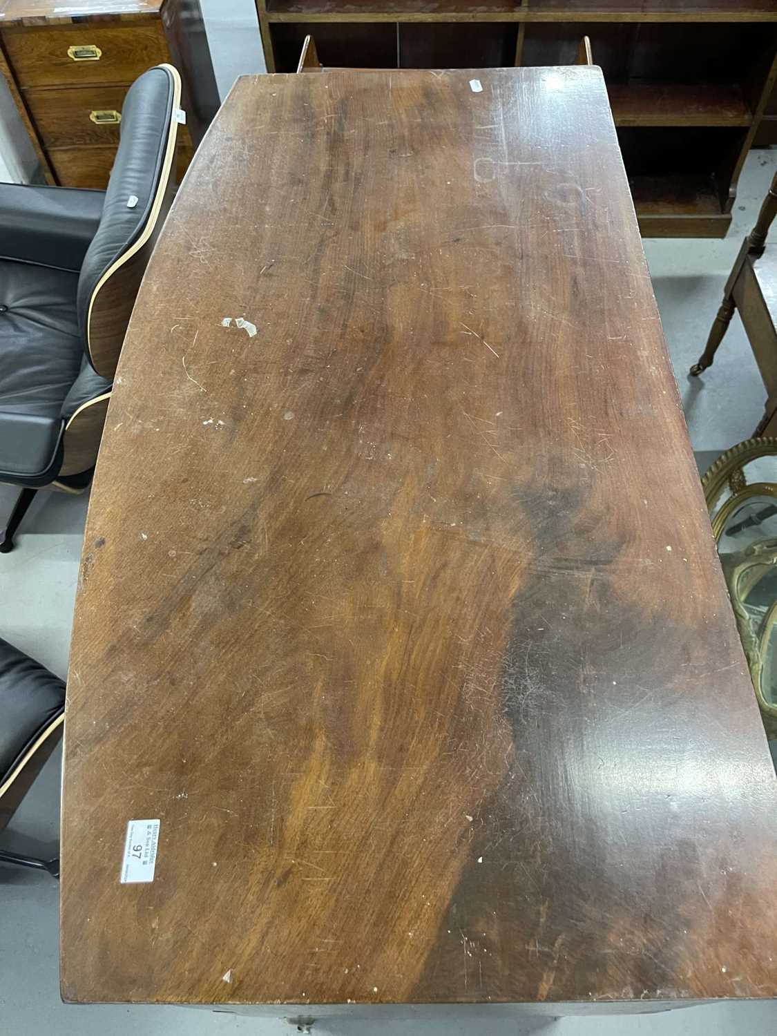 Furniture: - Image 6 of 6