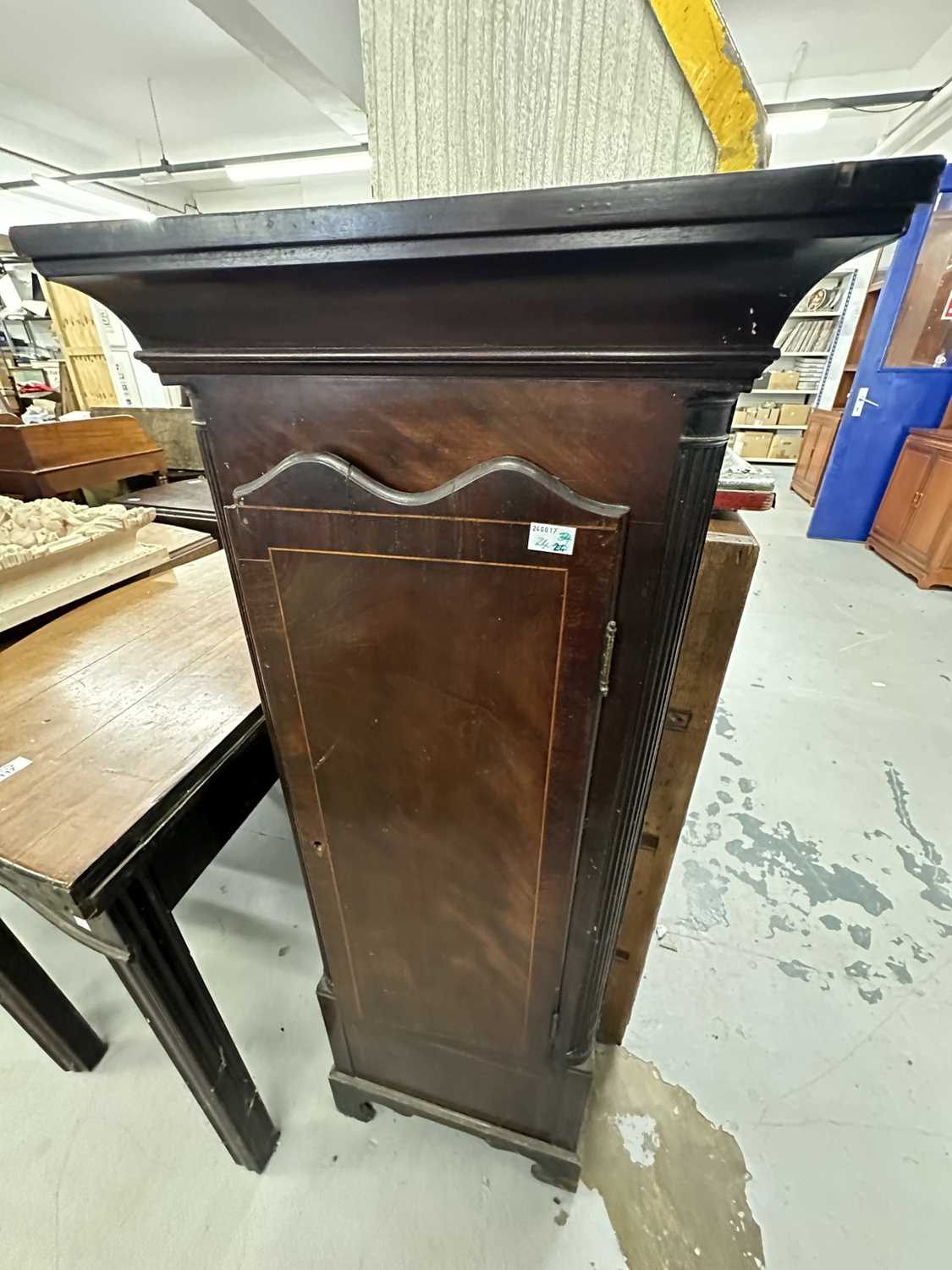 Furniture: - Image 3 of 4
