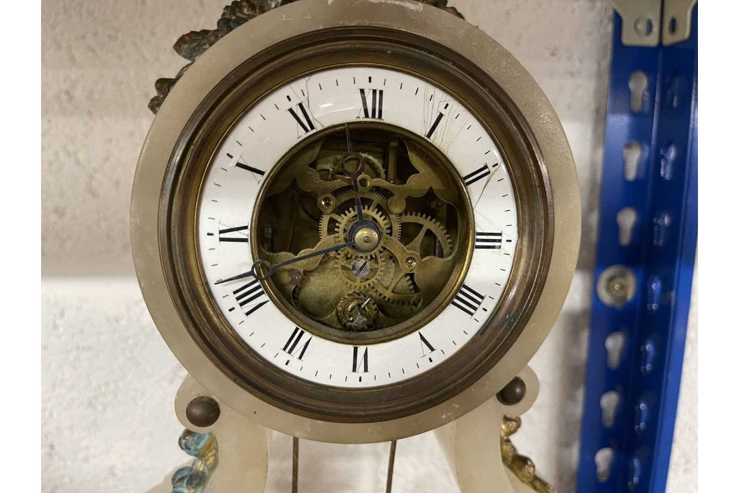 Clocks: - Image 2 of 4