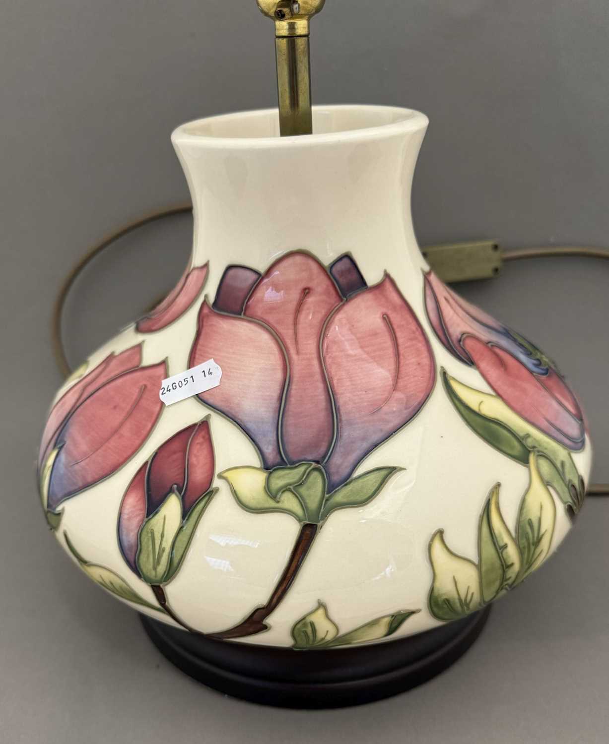 Ceramics: - Image 2 of 3