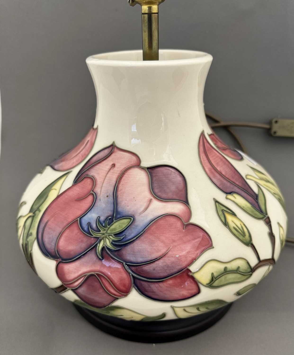 Ceramics: - Image 3 of 3