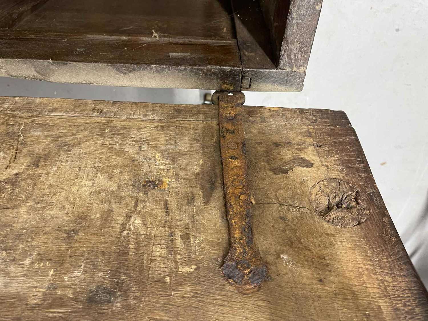 Furniture: - Image 3 of 6