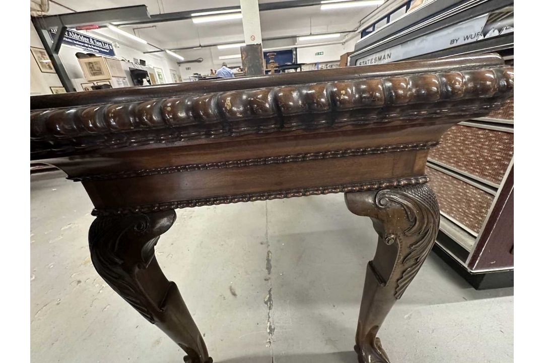 Furniture: - Image 4 of 8