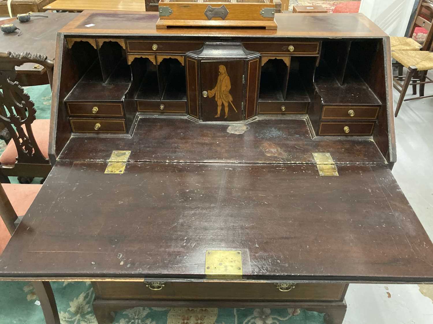 Furniture: - Image 2 of 8