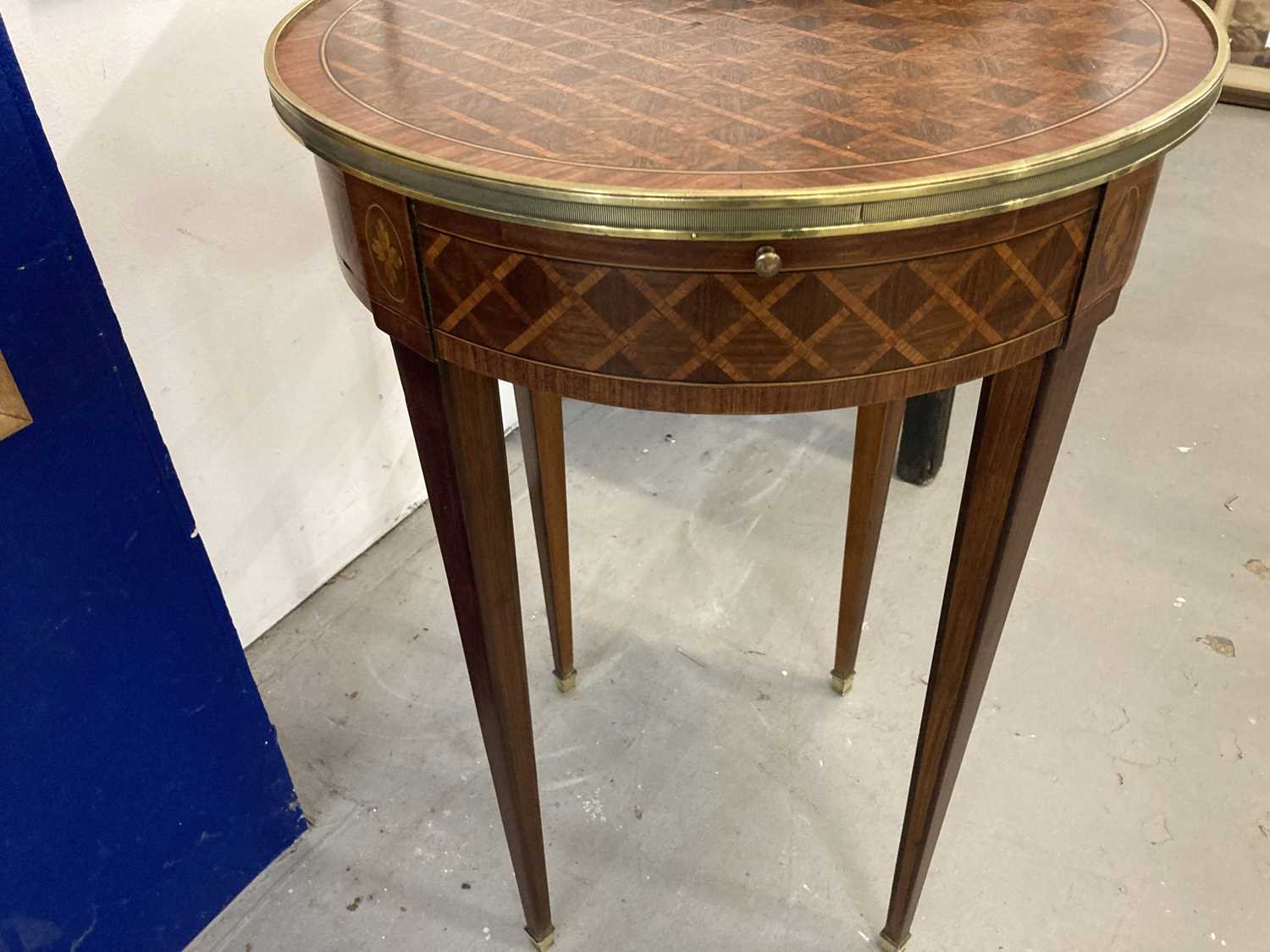 Furniture: - Image 4 of 8