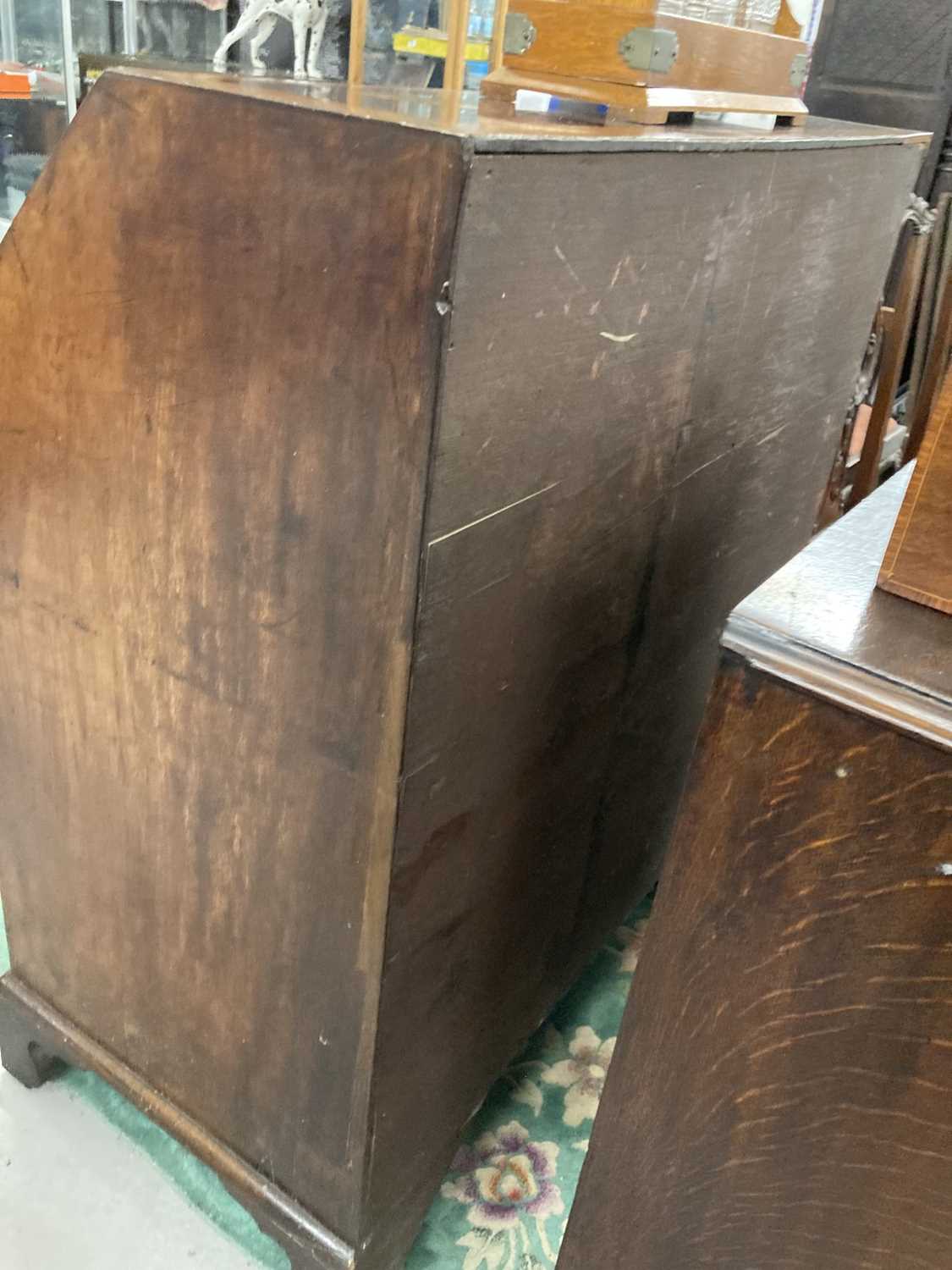 Furniture: - Image 8 of 8