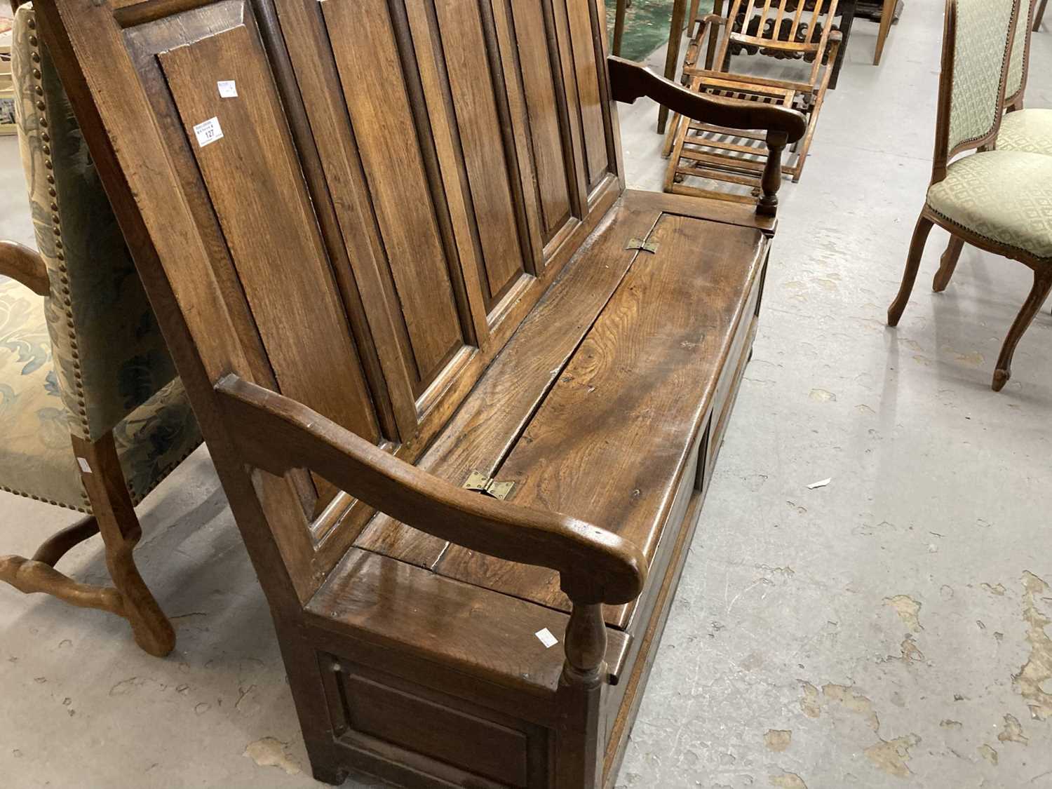 Settle - Image 2 of 4