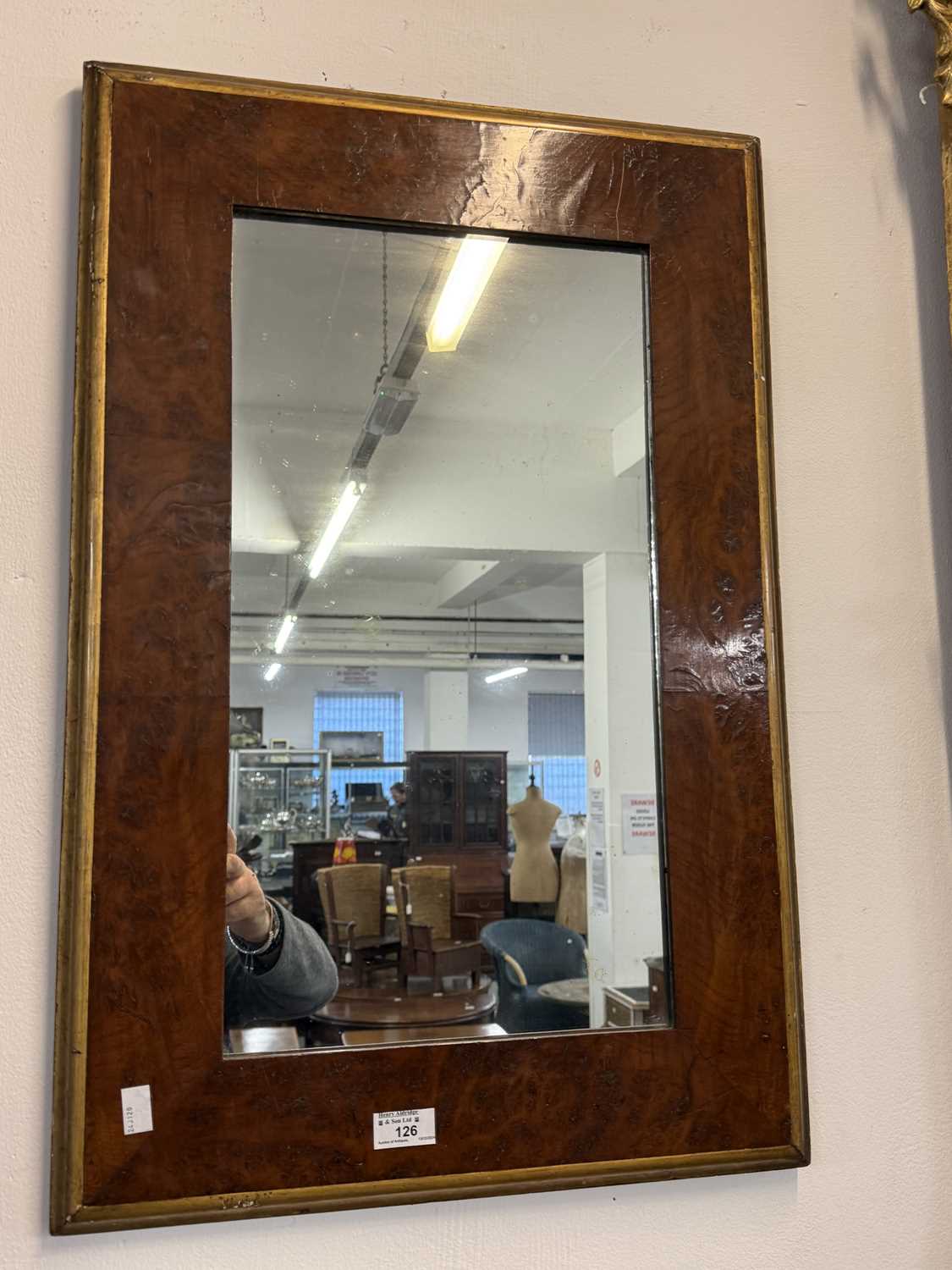 Furniture: - Image 3 of 4