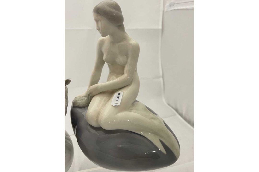 Ceramics: - Image 3 of 4