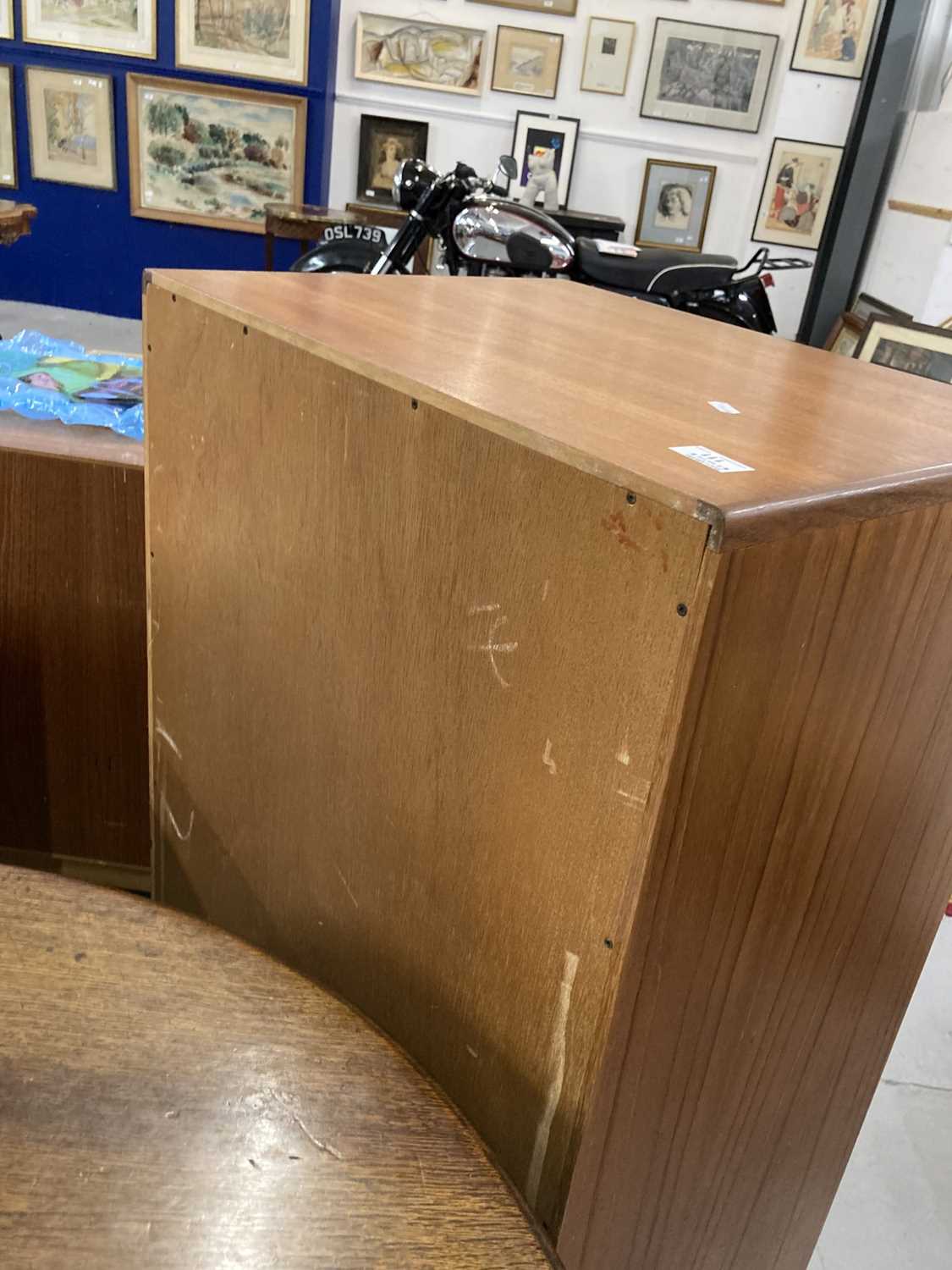 Furniture: - Image 3 of 3