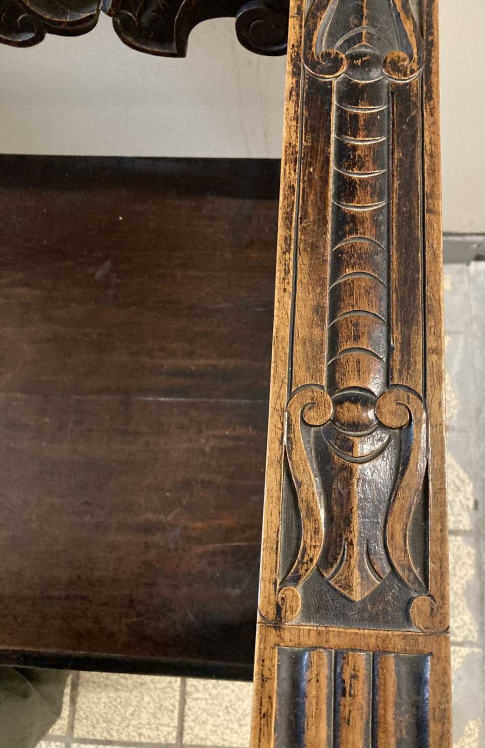 Furniture: - Image 4 of 4