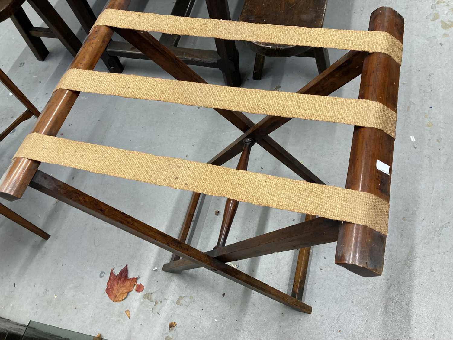 Furniture: - Image 3 of 3
