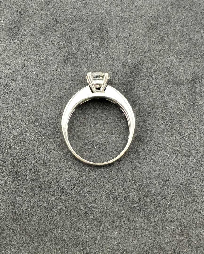 Jewellery: - Image 6 of 6