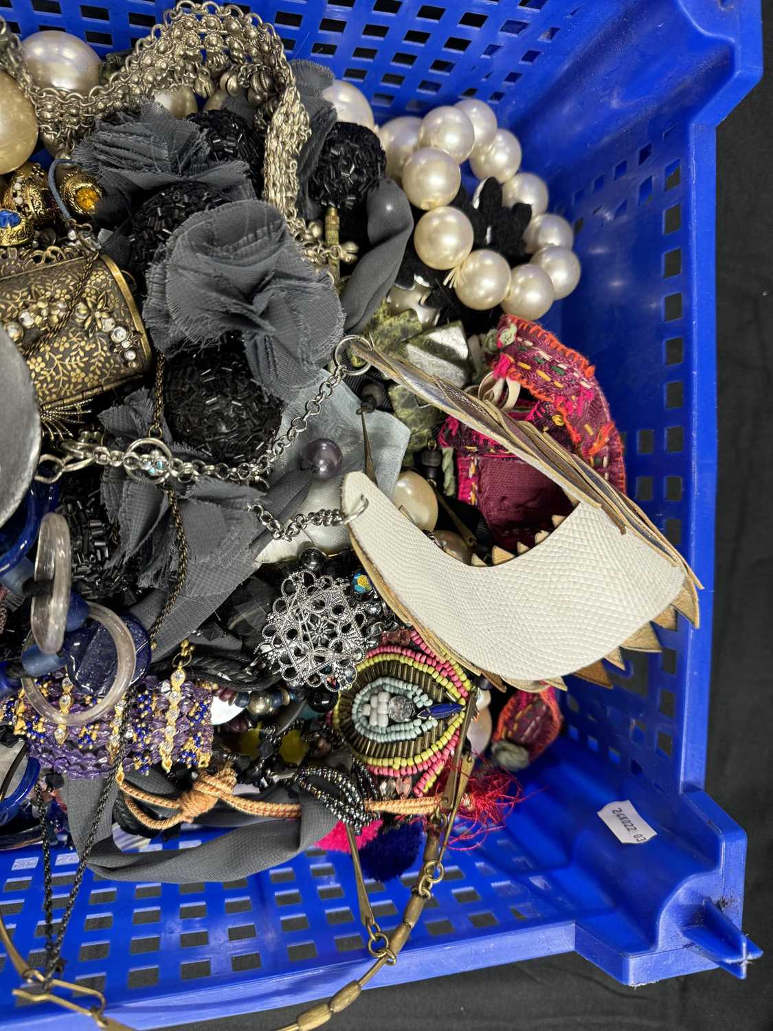 Costume Jewellery: - Image 2 of 3