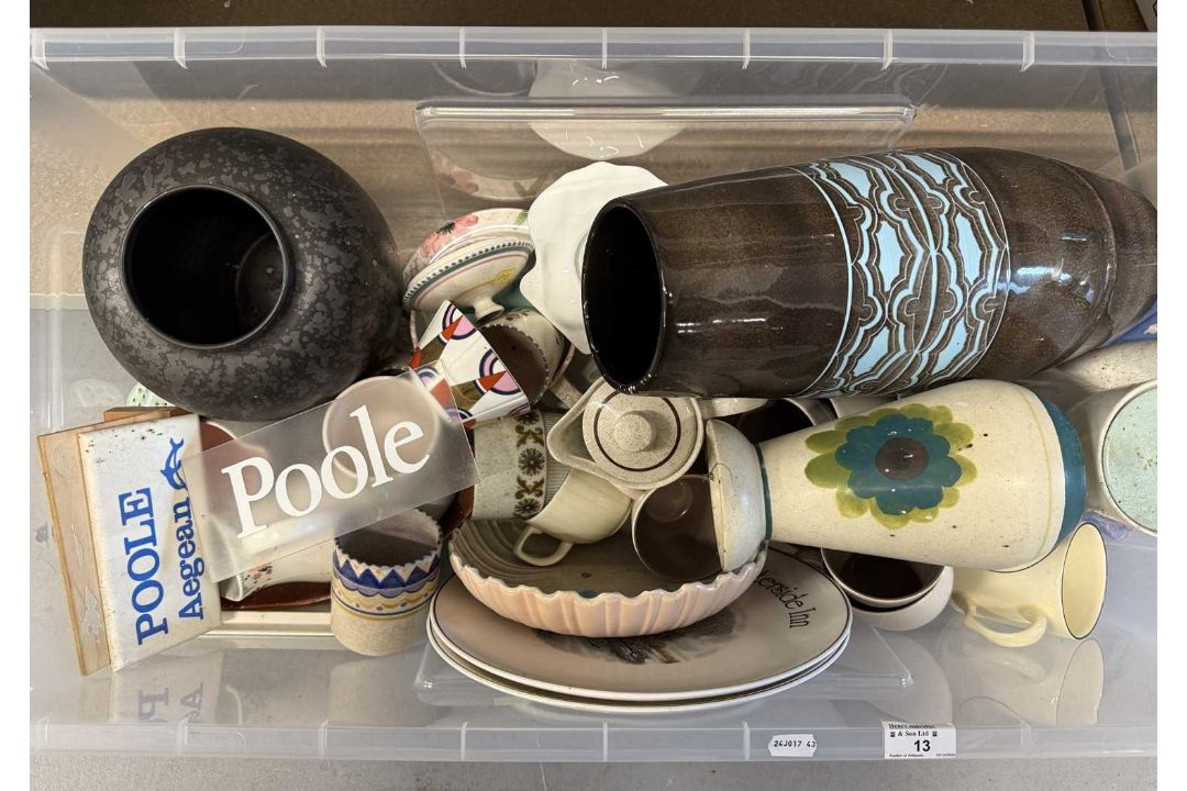Ceramics: - Image 1 of 8