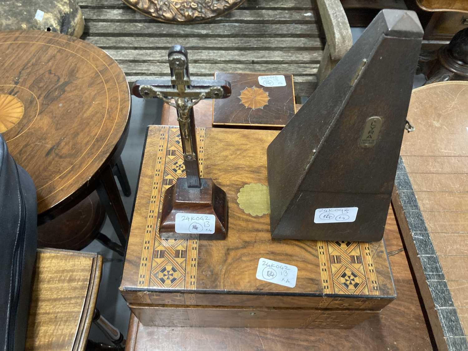 Fashion: - Image 4 of 4