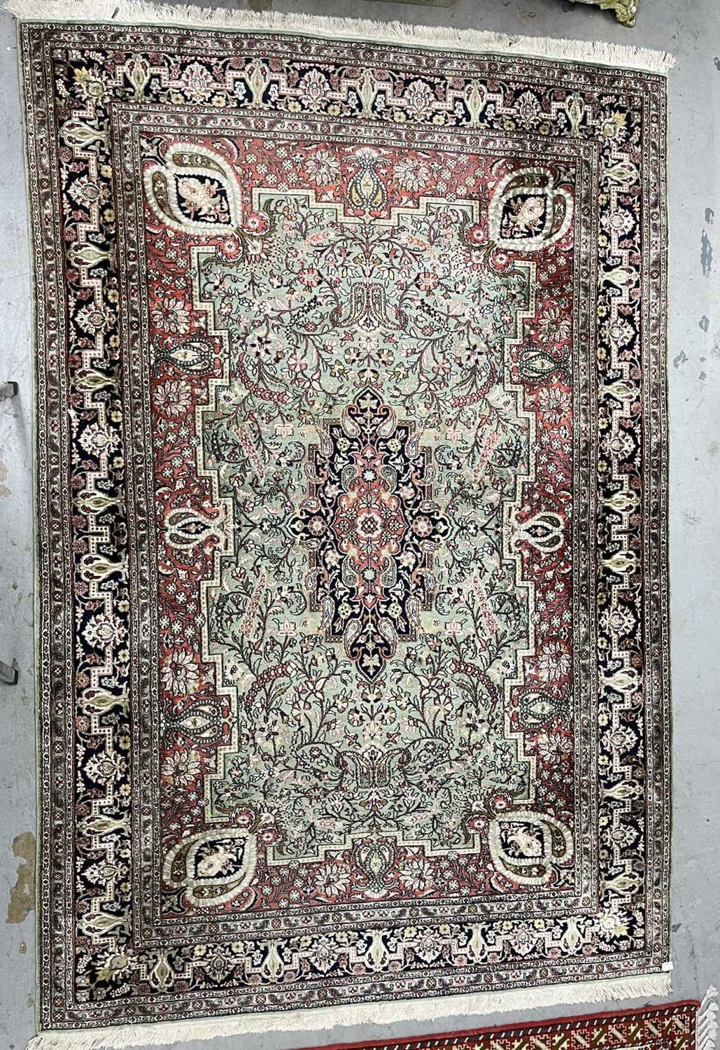 Carpets & Rugs: