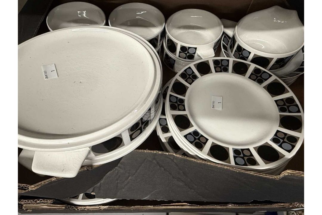 19th & 20th Century Ceramics: - Image 6 of 6