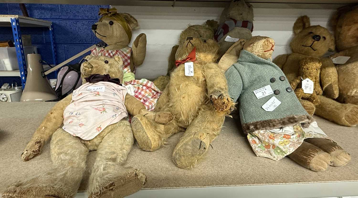 Toys: - Image 2 of 8