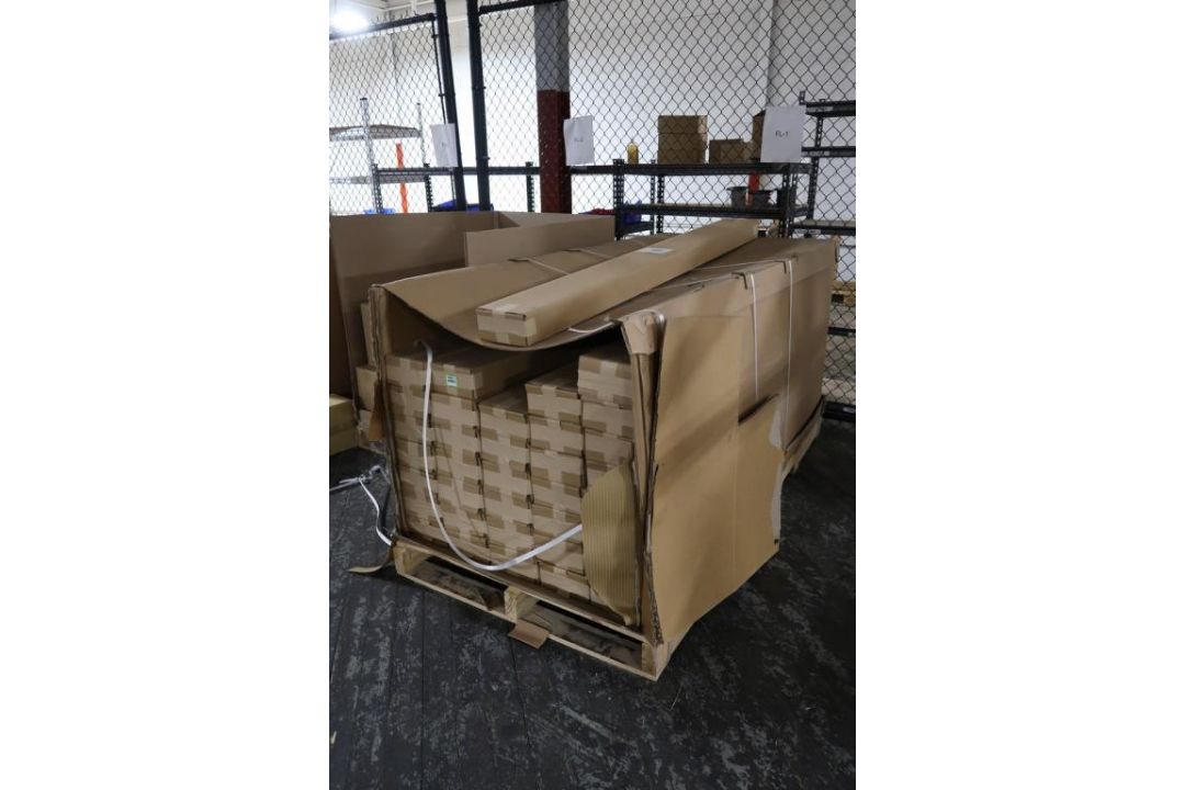 EcoFasten 35mm x 40mm x 80" Blk Aluminum Skirts - Image 1 of 3