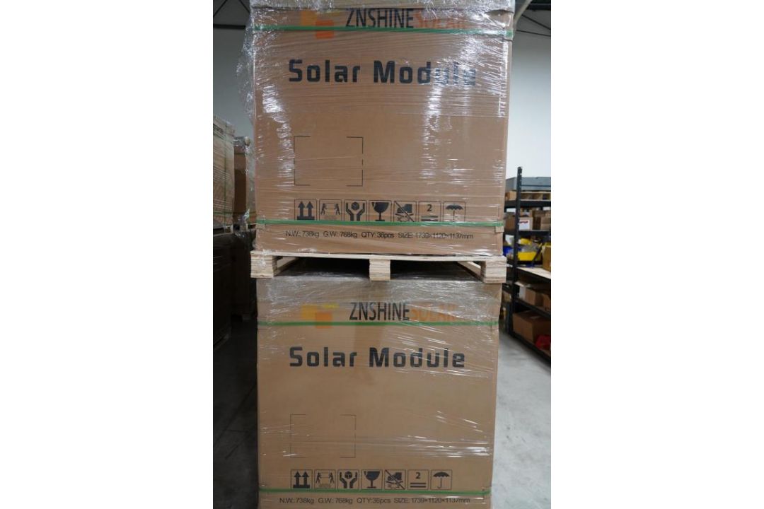 ZNShine 370 Watt Photovoltaic Solar Panels - Image 3 of 4