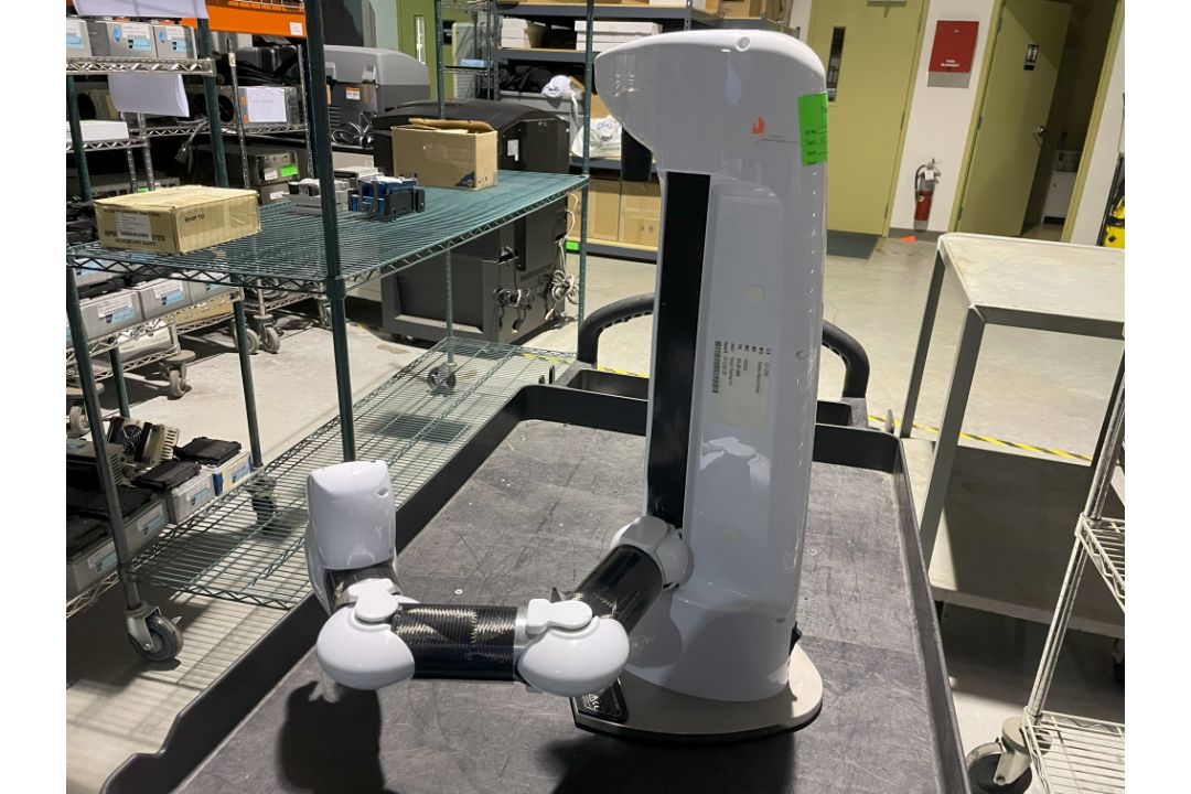 Andrew Alliance/Waters Robotic Pipetting Arm - Image 1 of 5