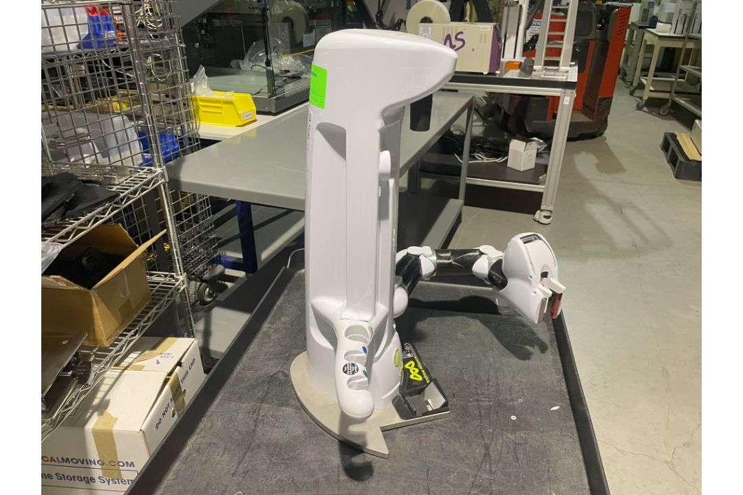 Andrew Alliance/Waters Robotic Pipetting Arm - Image 4 of 5