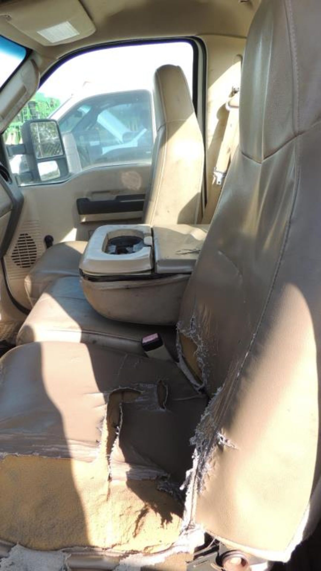 Ford F550 Cab & Chassis - Image 7 of 17
