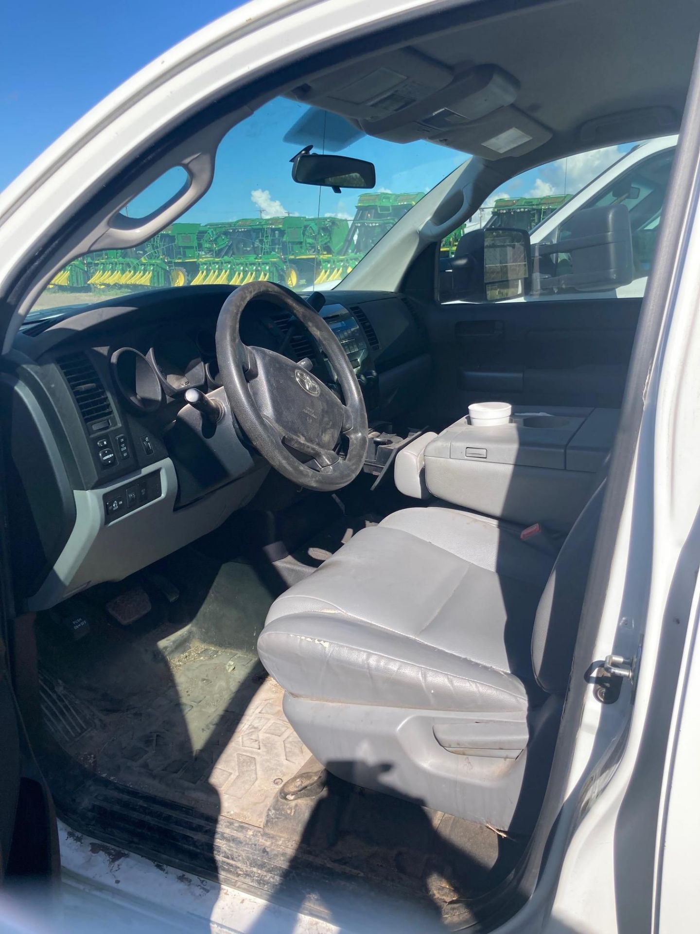 Toyota Tundra Pickup - Title is NOT Available - Image 4 of 17
