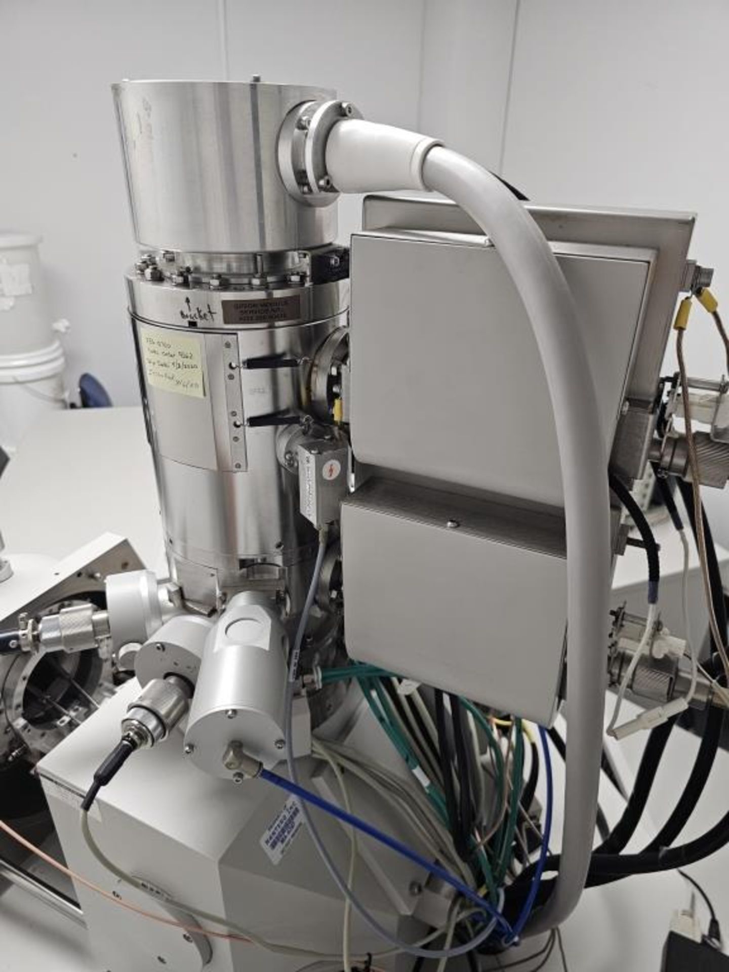 Scanning Electron Microscope - Image 16 of 27