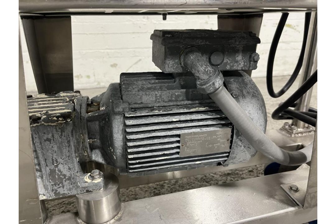 Pump - Image 8 of 17