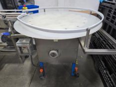 Custom Bottle Rotating Accumulation Table