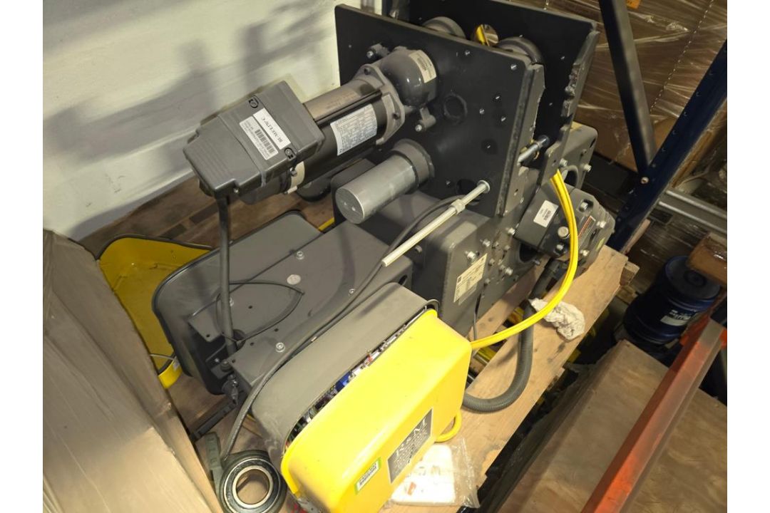 R&M Electric Hoist - Image 2 of 8