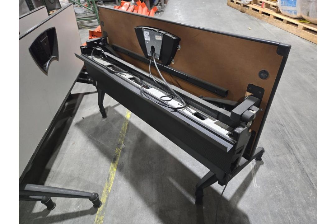 Fold Down Tables - Image 3 of 6
