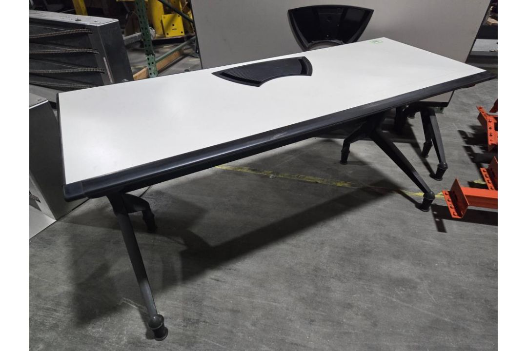 Fold Down Tables - Image 5 of 6